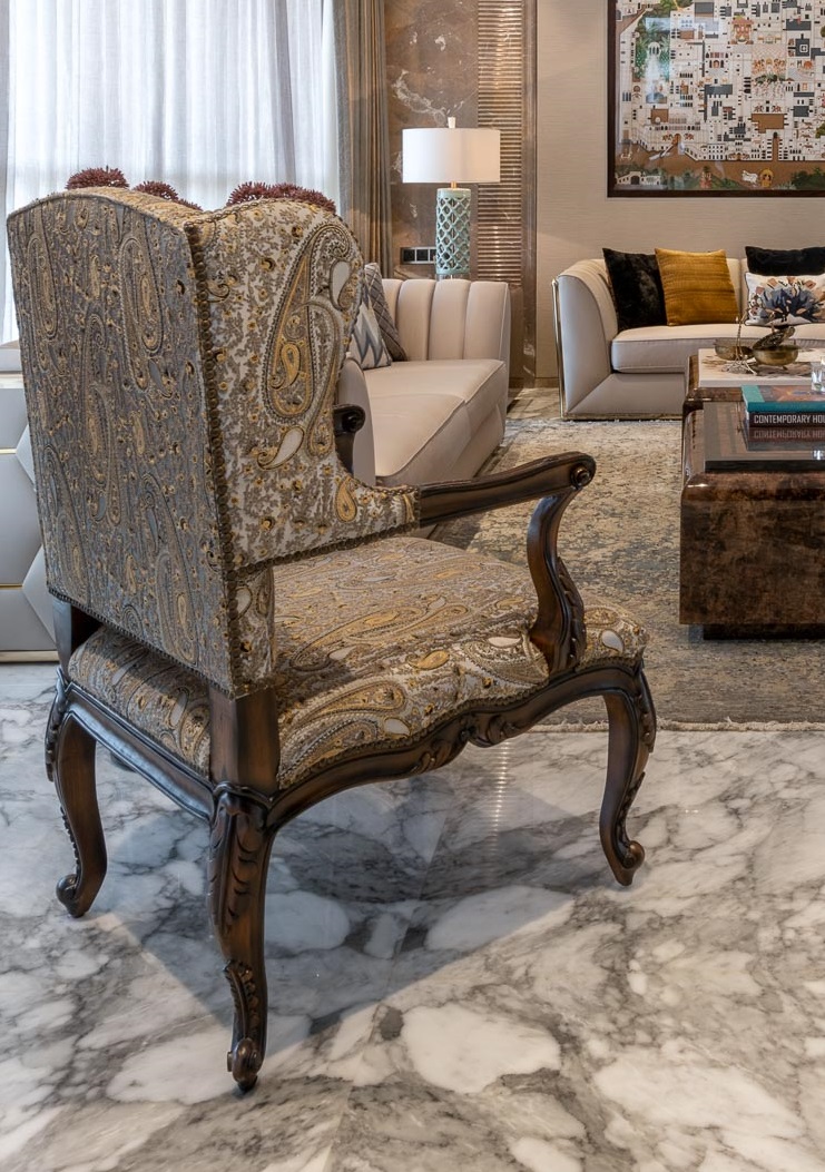ochreathome's tweet photo. Ochre at Home’s popular Dove Chair, upholstered in an antique jamevaar-inspired grey silk fabric that echoes the chair’s grace. A piece of furniture that has all the potential of being an heirloom!
#Ochreathome #residencedesign #asquaredesigns #interiordesign #RoyalHomes https://t.co/I6RdRAlvMB