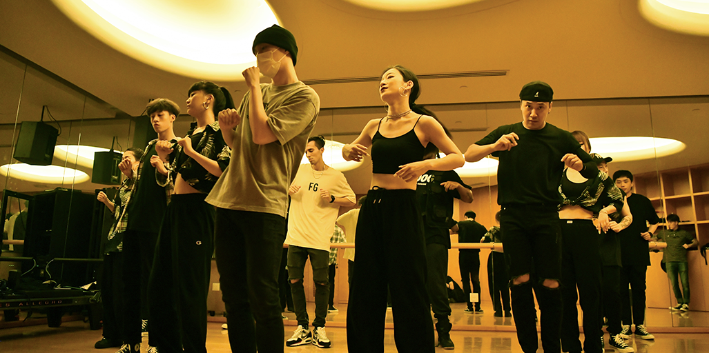 tmrwmag's tweet image. Stay in time - grab your copy of the ‘Lay Zhang’ issue now. Pre-order here: tmrwmagazine.com/shop/lay-zhang… @layzhang @lay_studio #layzhang