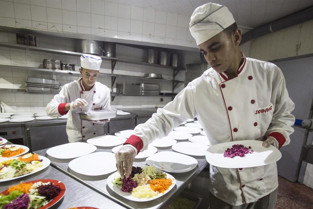 lbnbusinessnews's tweet photo. Living an unhealthy diet and sedentary lifestyle - The Introduction to Food Based Dietary Guidelines https://t.co/d1BWOTrIE9 #living #diet #lifestyle #foodbased #dieteryguidelines https://t.co/sDAchquYf8