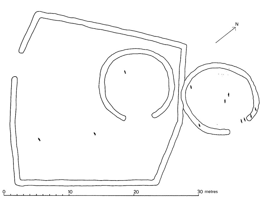 The so-called chieftain’s hut at Hod Hill  #Dorset which was thought had been the target of a Roman artillery attack, was not the largest enclosed house built inside the hillfort as the geophysical survey showsSometimes we spend hours looking at this plot  #HillfortsWednesday