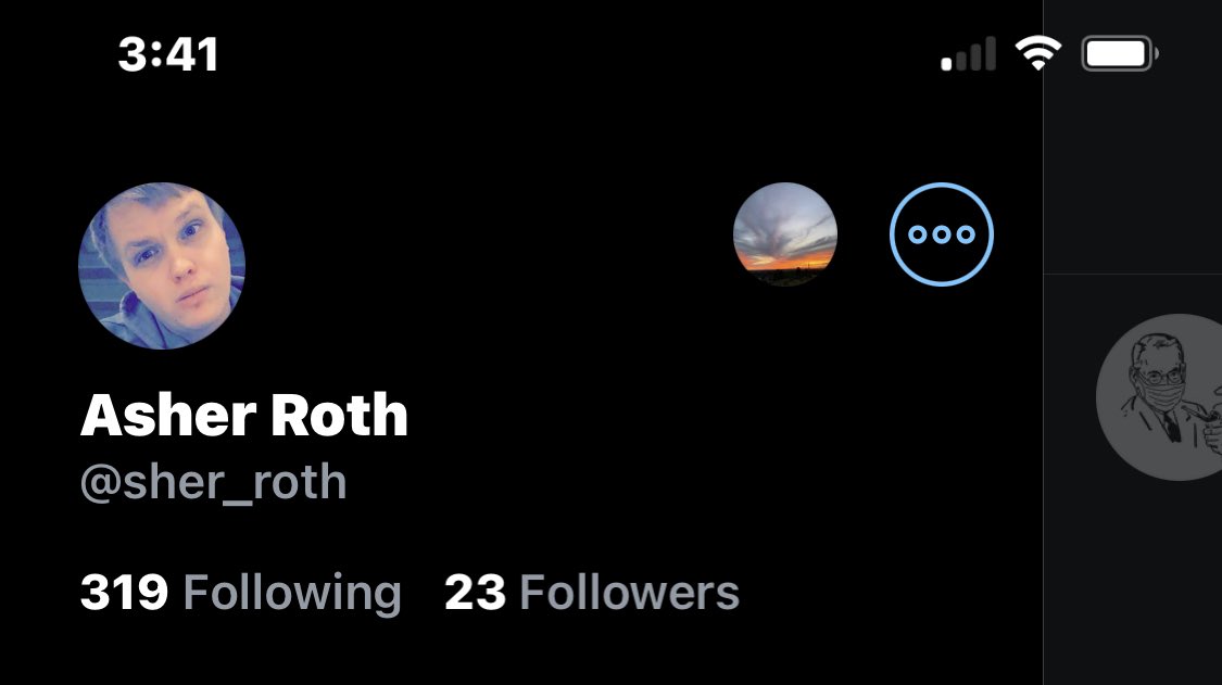 sher_roth's tweet photo. I guess do your thing, internet. 😳 #NoComradesUnder1k https://t.co/UwWlPBuu0A