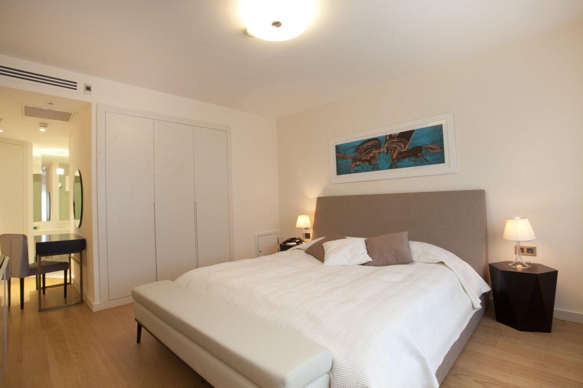 DerinDesign's tweet image. Akmerkez Residental Apartments
products: BULK bed, CRYSTAL side table &amp;amp; DIAMOND chair by Aziz Sarıyer
project by Filiz Yılmaz

derindesign.com