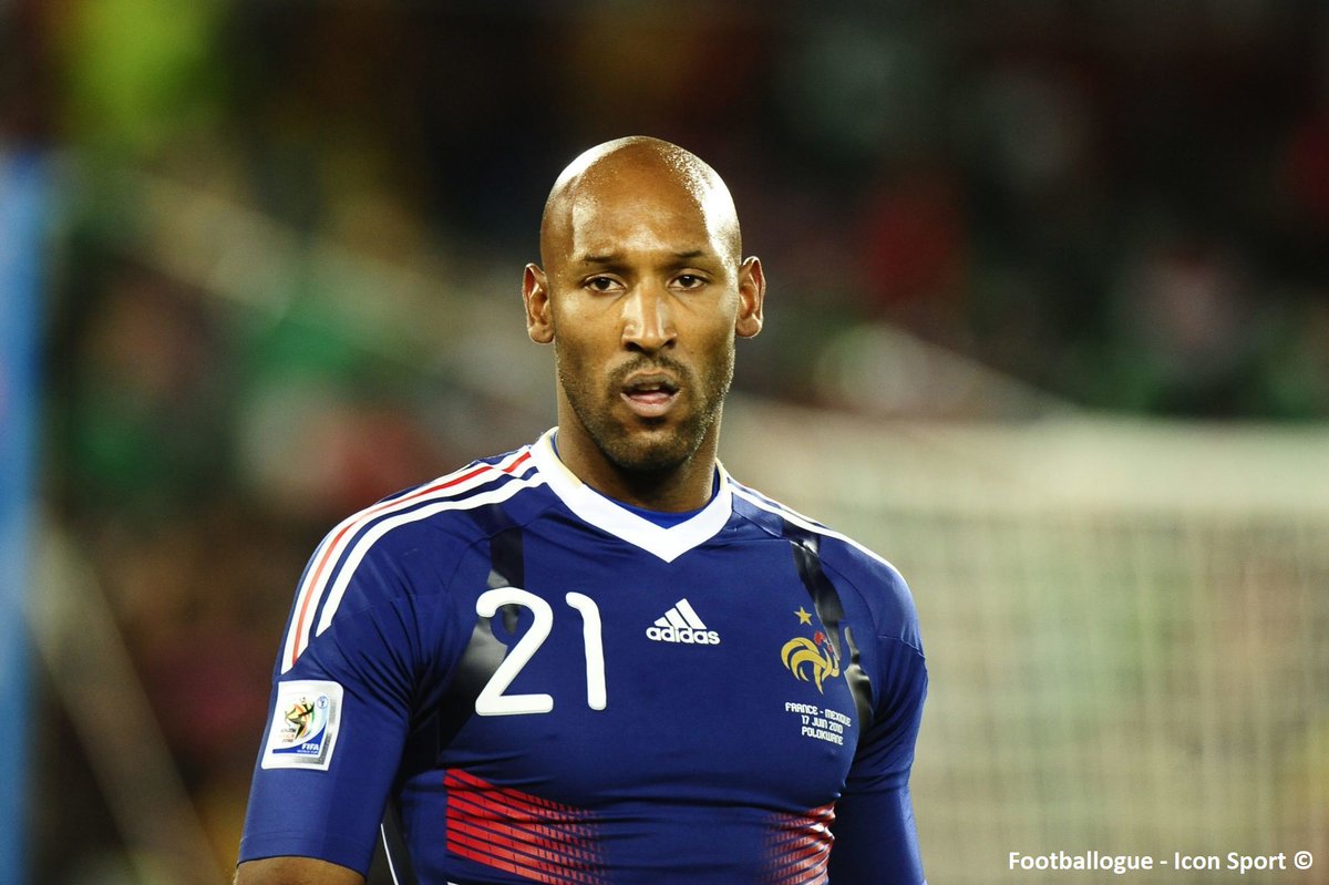 Footballogue's tweet photo. [#CM2010🏆] Nicolas Anelka maintient qu'il n'a jamais dit "Va te faire en**ler sale fils de p**e" en 2010.

"Si j'avais dit ce qui est sorti dans la presse, j'aurais assumé."

(Netflix / "Anelka : l'incompris") https://t.co/kQCHT8tQ54