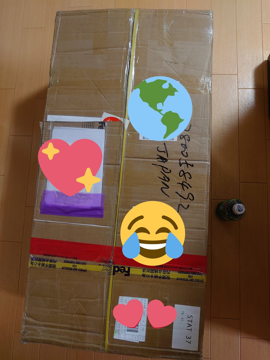 GOODBYELORDS's tweet photo. 先程何やら海外から荷物が到着…
取り寄せたフィギュアがもう来たのか？と思って受け取るとデカい…アホほどデカい…そして重っ！
開封していくと…Σ(ค;՞ω՞)คﾊｯ!!
 あれか！！！！

#ローモバ
#ロードモバイル https://t.co/SSMz9LpH7d