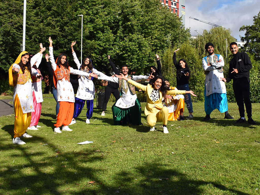 AstonPress's tweet photo. 📺| We loved seeing our award winning @AstonBhangra dancers live on @BBCBreakfast on our @AstonUniversity campus! #TeamAston 👏👏

Our #Bhangra team will be on BBC 1's 'Bhangra or Bust' tonight - as the BBC go behind the scenes of Britain's best Bhangra dancers! 🏆🏆 https://t.co/CPTSZtIrfi