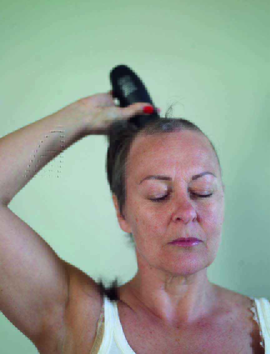 thebipp's tweet photo. We featured a story on BIPP member, Bella West, in our 'the Photographer' magazine back in August 2015.

Bella created a series of intimate and powerful images covering @TiggyWalker battle with breast cancer.

Here's one of the incredible photographs - The Head Shave. https://t.co/PiC0qPv1E6