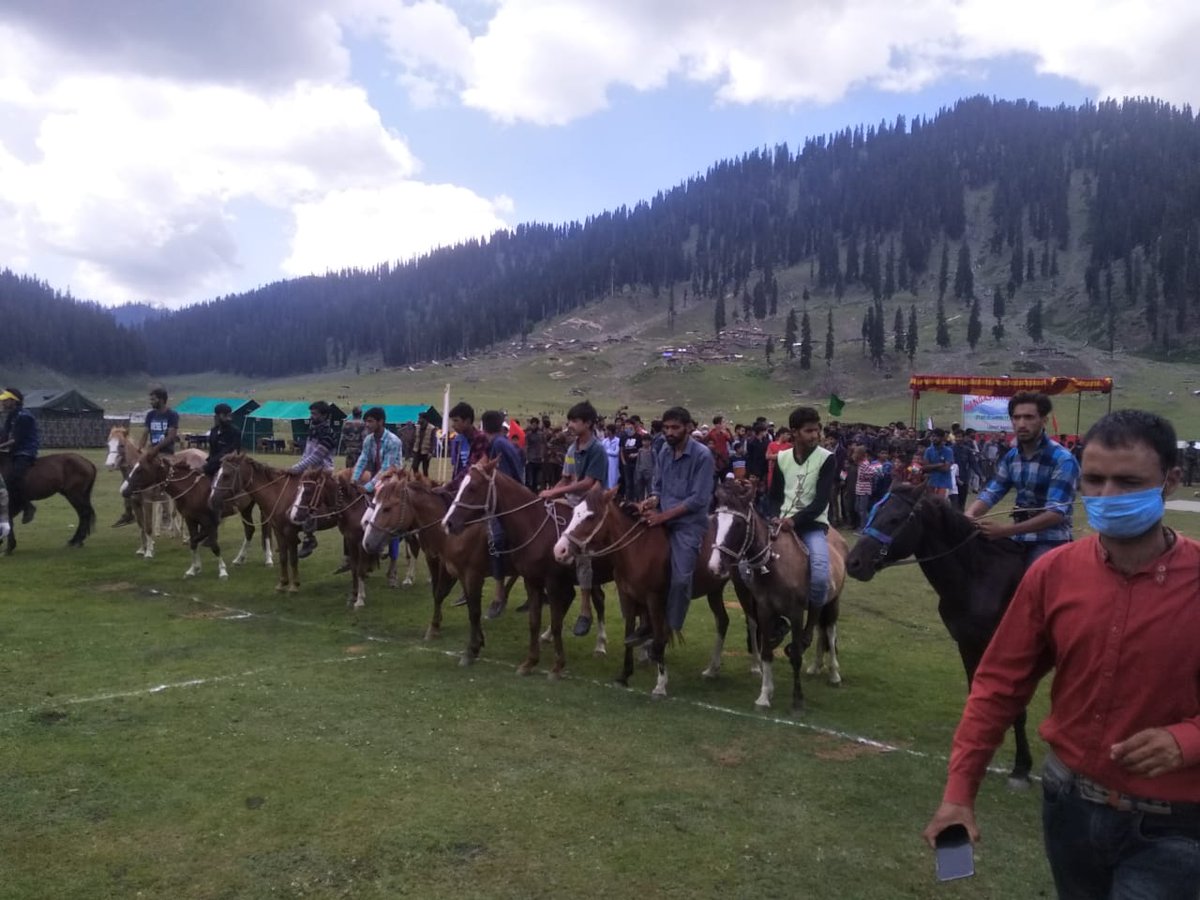adgpi's tweet photo. #BangasAwaamMela at #Handwara #Kashmir conducted with Zeal and enthusiasm. The two-day Annual Festival saw active participation of a large number of locals. Cultural Programme showcasing #bonhomie and #adventure was organised. Medical &amp; Veterinary Aid was also extended to locals. https://t.co/xe0JGC1lUR