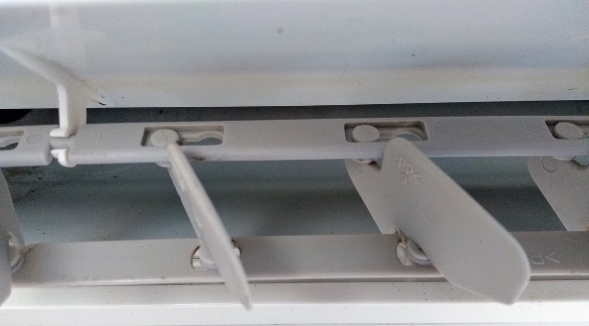 CallMeFrasier's tweet image. Como proyecto de bricolaje, limpiar por dentro una unidad de a/c sin desmontarla (había penicillium, saccharomyces montuliensis, legionella, y hasta masa madre) es apasionante. #sarcasmexplosion