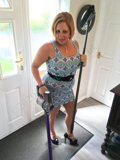 Watch my new 'Louboutin Lobby Cleaning In A Minidress'  https://t.co/Sla7K3jt5G  on my YouTube channel<a href="/tag/louboutin"class="tags"><span>#louboutin</span></a><a href="/tag/stilettos"class="tags"><span>#stilettos</span></a><a href="/tag/windows"class="tags"><span>#windows</span></a><a href="/tag/earings"class="tags"><span>#earings</span></a><a href="/tag/highheel"class="tags"><span>#highheel</span></a>