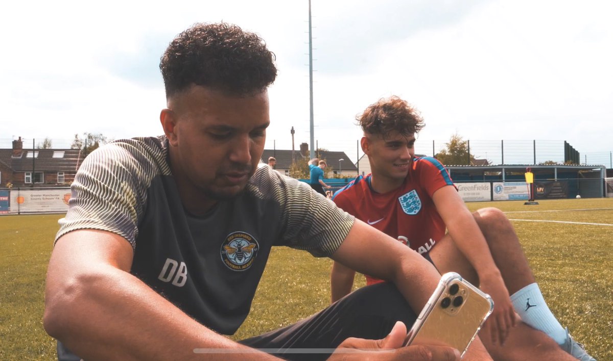 Brath85's tweet image. In the office 🤟🏾 big video dropping soon ⚽️🐝🎥 #beeinspired #footballacademy #1on1training #professionalfootball #southampton #saints #england #newvideo #creator #iphone #puma #pumateamwear #pumafootball