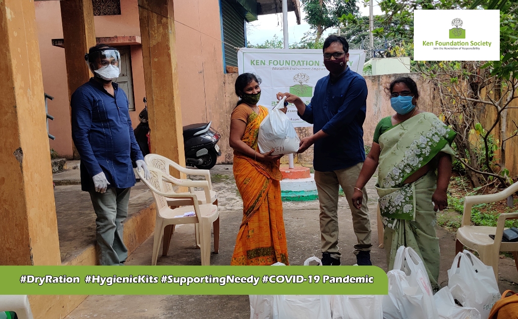 ken_foundation's tweet photo. “The COVID-19 Pandemic and lockdown have created a challenging situation for everyone. Every day we meet people who are running out of essentials or undergoing a lot of psycho-social stress” #DryRation #SupportingNeedy #COVID-19 Pandemic #KenFoundation https://t.co/L9pqD190FZ