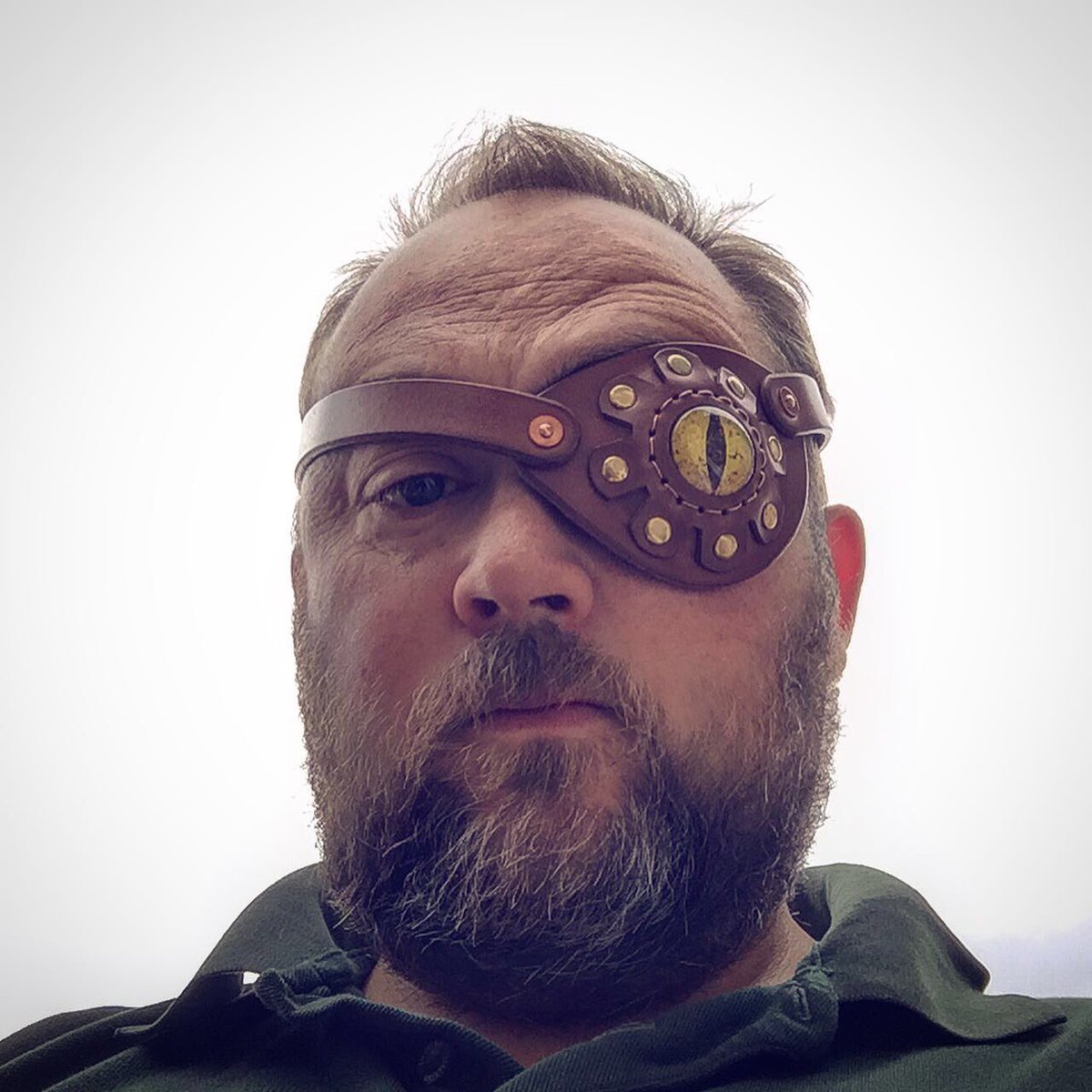 PDBushcraft's tweet image. Latest custom job just gone out of the door.. another Steampunk / Apocalypse mask - this time in Spanish Brown with Yellow accents. There’s going to be a lot of dapper people out there when the world ends lol! #steampunk #pauldoreleathercraft #pauldoreleatherwork