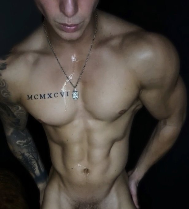 Tap link to see the full photo 💦💦🍆 https://t.co/eNdHaCyKrq https://t.co/lITrfSO0NQ