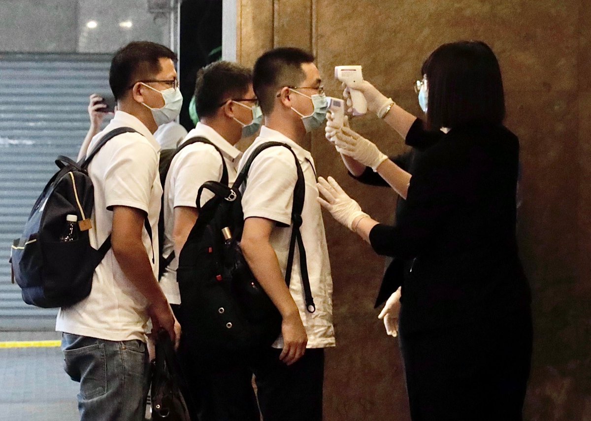 ThePointTaken's tweet photo. Although the mainland medical professionals arriving in #HongKong to help contain the city’s epidemic are exempted from quarantine, they are required to report their health condition every day, the local government said on Wednesday. #HK #COVID_19 #coronavirus #pandemic https://t.co/q0NI9rNqZ0