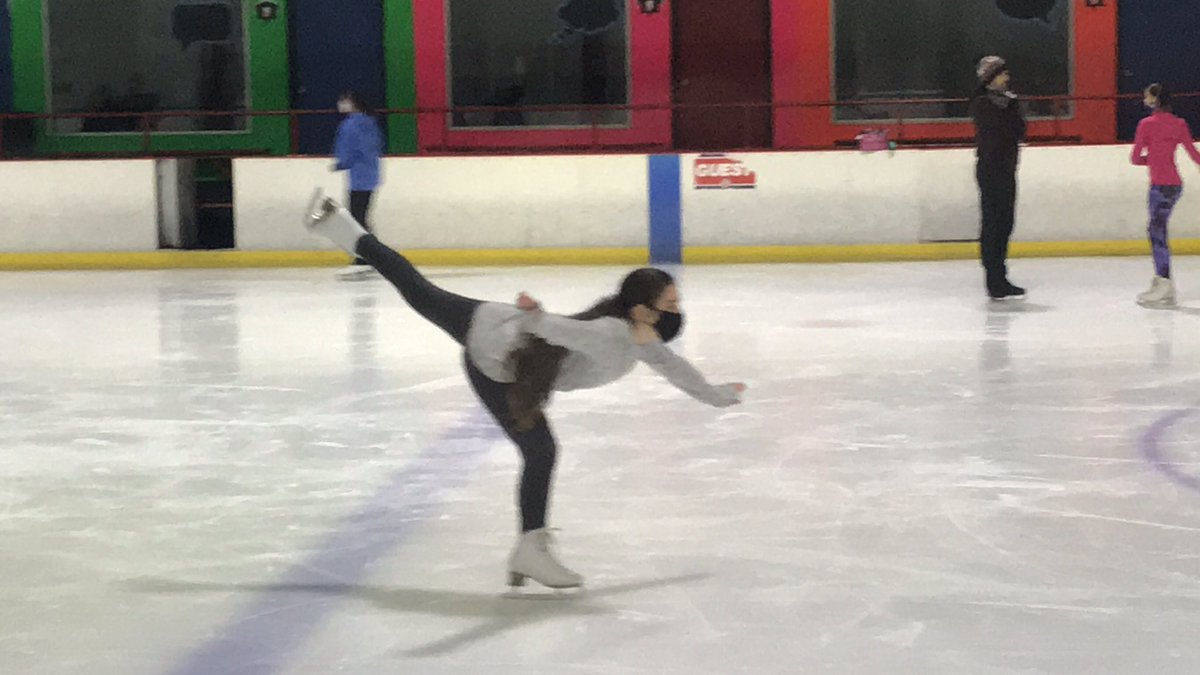 Sara_Kaufman_'s tweet photo. I went ice skating today and worked on my spirals :) #NBPSummer #figureskating https://t.co/ImFiwiKdW6