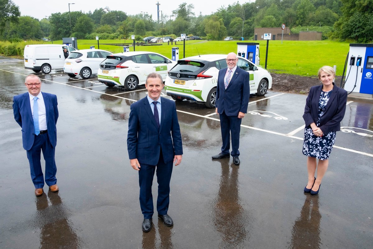 transcotland's tweet image. This hub at #StrathclydeCountryPark marks the first of 180 new #ElectricVehicle charge points for @ChargePlaceScot across @nlcpeople and @SouthLanCouncil to be delivered by April 2021 – supporting our ambition to phase out the need for new petrol and diesel cars and vans by 2032.