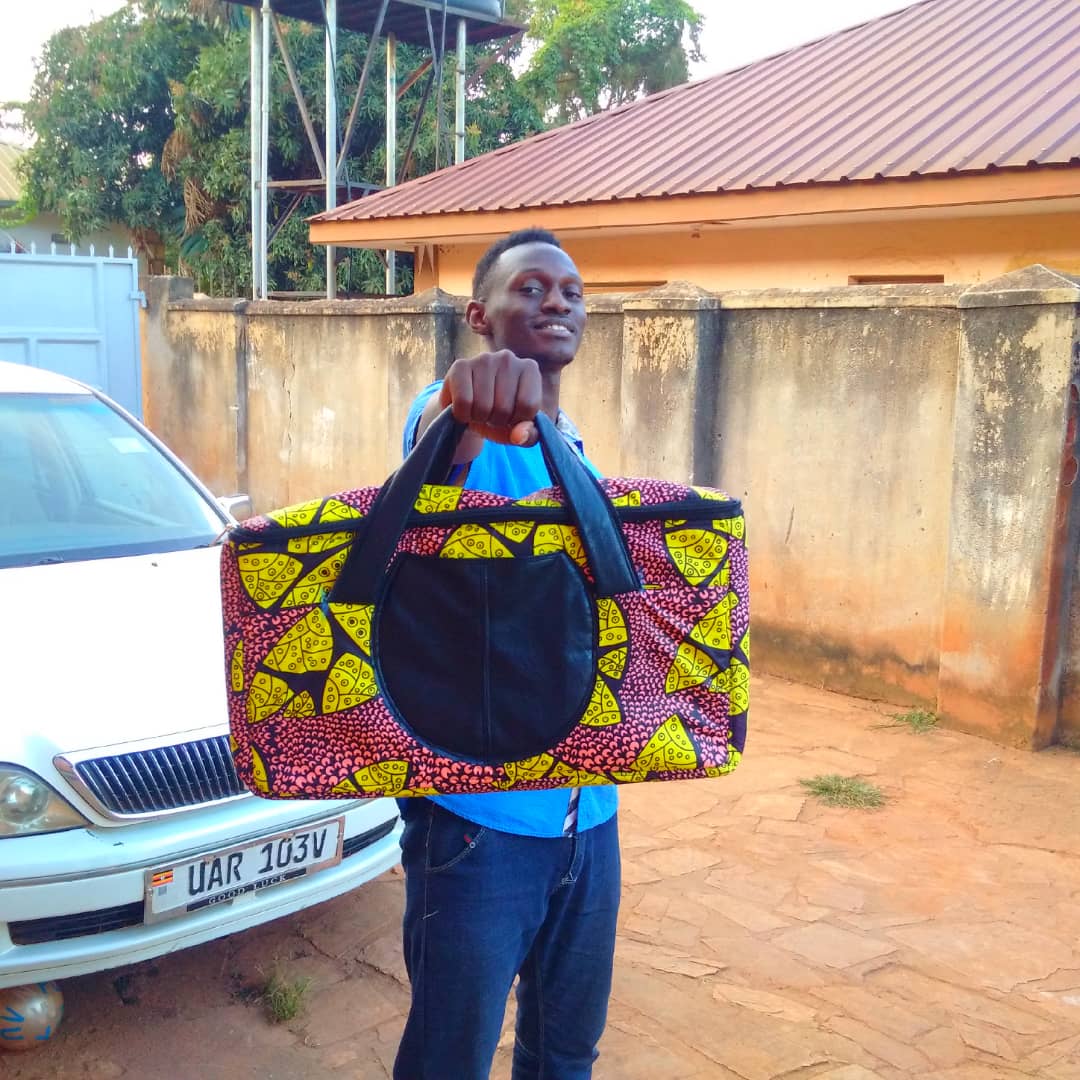 rukunyalx's tweet photo. My sister just made me a beautiful African fabric + leather bad for my midi piano.

She can do all kinds of designs with kitenge.

Call/WhatsApp her on 0703943397.

Kindly retweet if you see this, her next client could be on your TL. https://t.co/UKP01q6pby