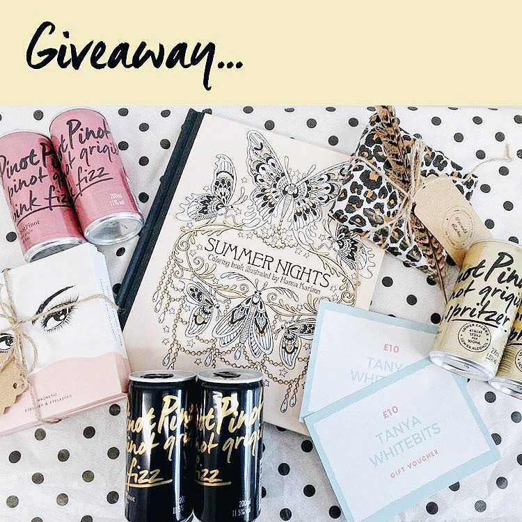 colourlyco's tweet photo. ⭒#Giveaway⭒ it's been a tough few months, so why not #treatyourself to some luxuries &amp; #selfcare treats? 🥂🍫 Head to #pinotpinotwines' @instagram &amp; enter to win everything here, including #wine &amp; our marvelous Colourly book, "Summer Nights" 🖍https://t.co/pZt4wsBcEb https://t.co/S9Voda0RD6