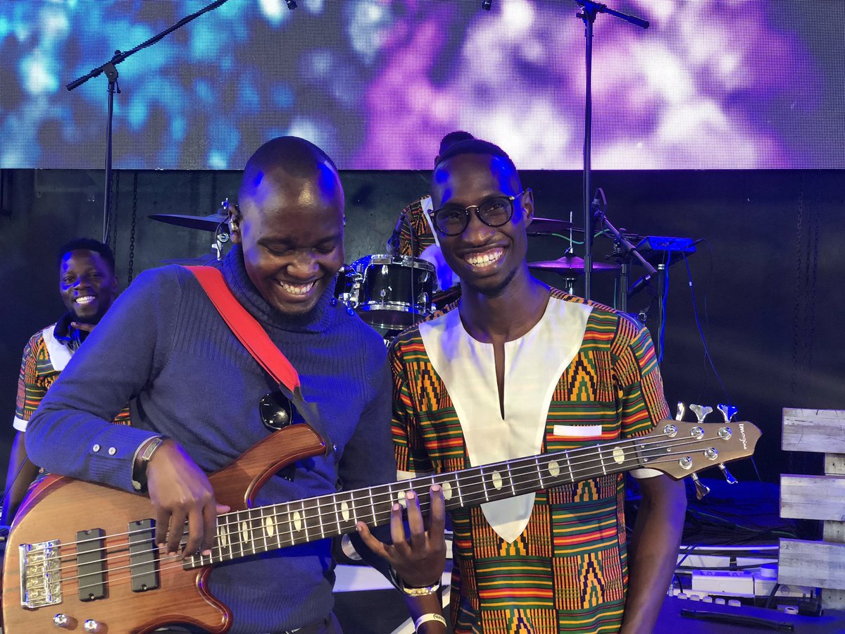 mmgideonlove's tweet image. When a groove king holds your bass, you know it’s time for you to go and dig 😂😂🥳🥳 @ernestotim I love you bro❣️ you make life simple 👌🏽 #grooveking #basslife #bass #imogine #kingdomson #gideonlove