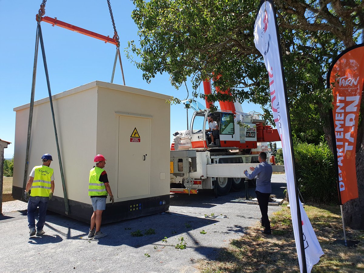 PCAMEO's tweet photo. Mise en place #NRO #Blan #SFRFTTH avec C. Herin #DepartementTarn pour @ramond_christ JL Barreau Maire, F. Proisy @prefet81 &amp; @BELFORTEric1 Direct. @tarnfibre qui desservira à terme 1850 foyers sur 12 communes https://t.co/JY8KUZx8gF