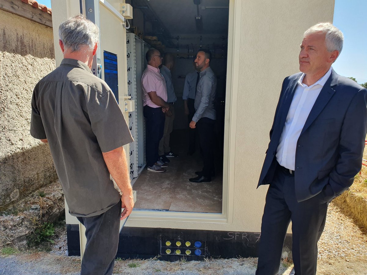 PCAMEO's tweet photo. Mise en place #NRO #Blan #SFRFTTH avec C. Herin #DepartementTarn pour @ramond_christ JL Barreau Maire, F. Proisy @prefet81 &amp; @BELFORTEric1 Direct. @tarnfibre qui desservira à terme 1850 foyers sur 12 communes https://t.co/JY8KUZx8gF