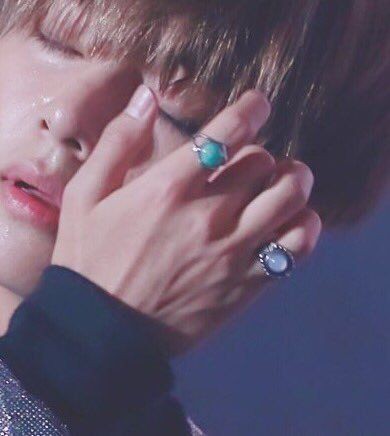 Taehyung's veins - a  thread.