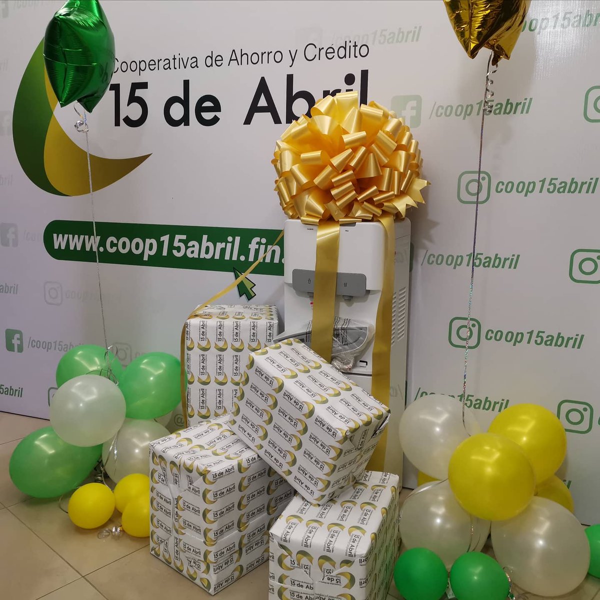 coop15abril's tweet photo. 📌ENTREGAMOS PREMIOS | La Cooperativa de Ahorro y Crédito 15 de Abril Ltda., realiza la entrega de los #PREMIOS a los #GANADORES del sorteo correspondientes a los meses de #MAYO y #JUNIO de la promoción del sorteo del #Auto0Km FELICIDADES 👉 #Manabí https://t.co/EaPA7LSbtv