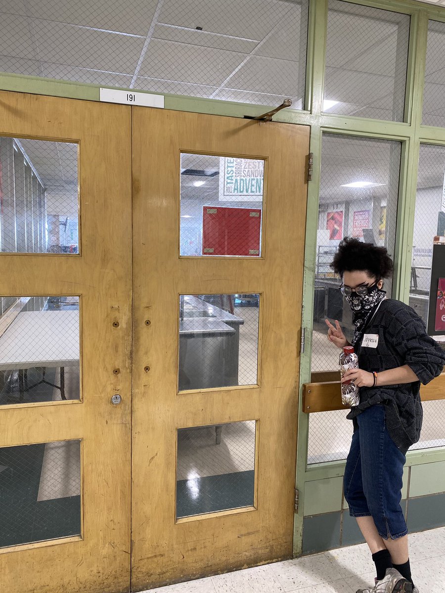 Stucoknight's tweet photo. AP/IB Scavenger Hunt! Winner winner boxed lunch winners! https://t.co/bysMutOuY2
