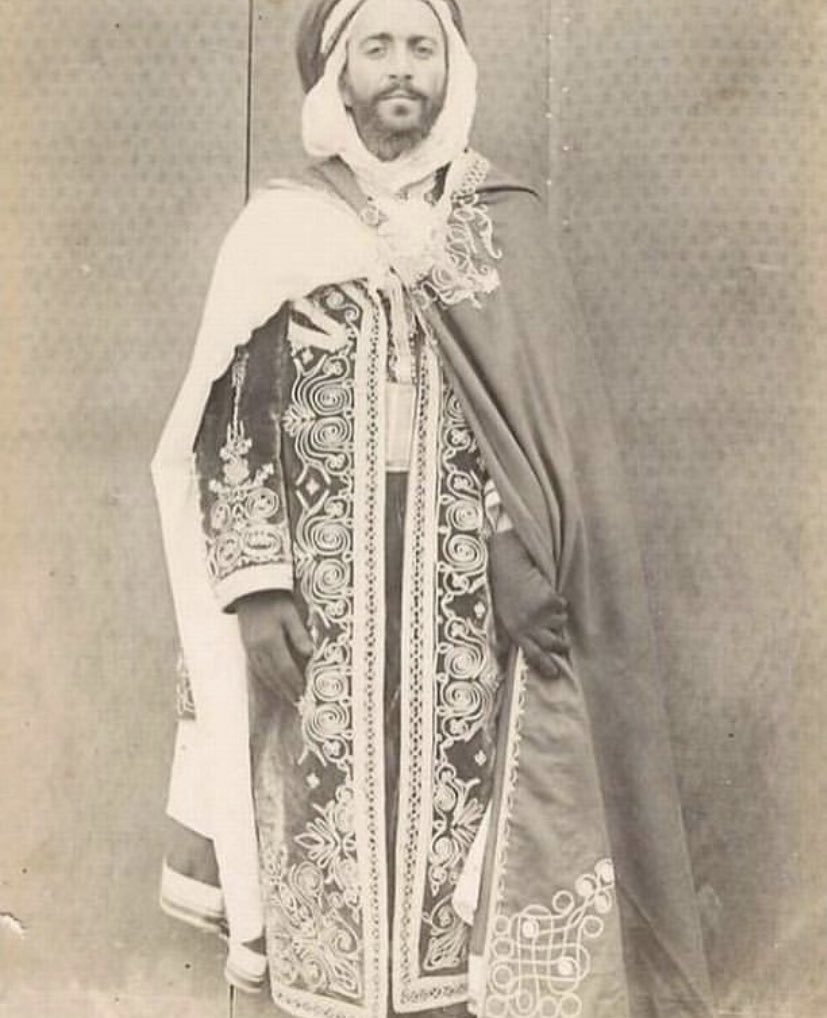 [ Du XXe siècle à nos jours.]Les différents Caid en Algérie habillé en caftan homme:Si Mohamed Ben BoubakerBen Gana