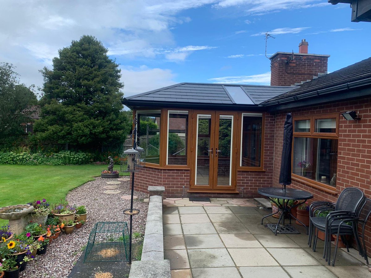 RealRoofConserv's tweet photo. @prefixsystems @MorleyGlassGlaz another impressive upgrade by Zak and Jordan complete with encapsulated blinds https://t.co/8xtfEi9aGi
