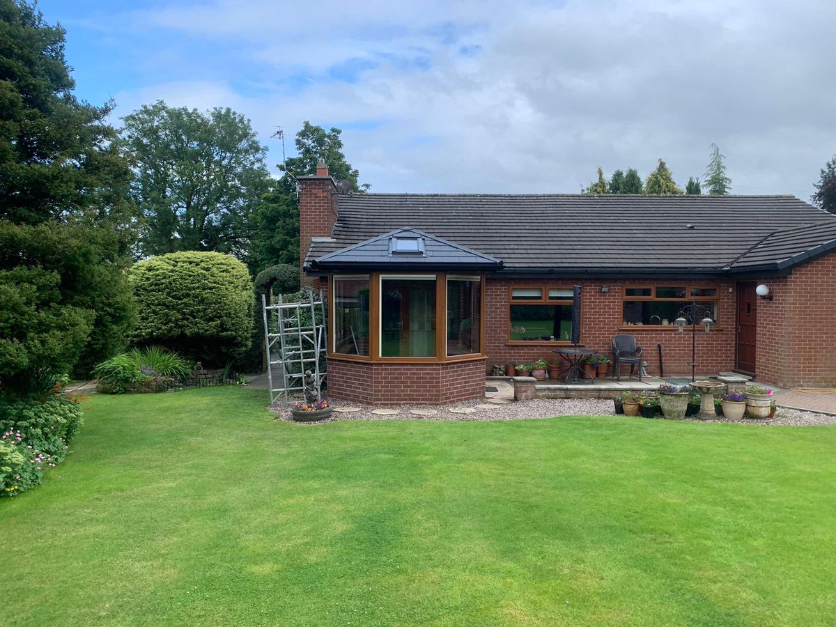 RealRoofConserv's tweet photo. @prefixsystems @MorleyGlassGlaz another impressive upgrade by Zak and Jordan complete with encapsulated blinds https://t.co/8xtfEi9aGi