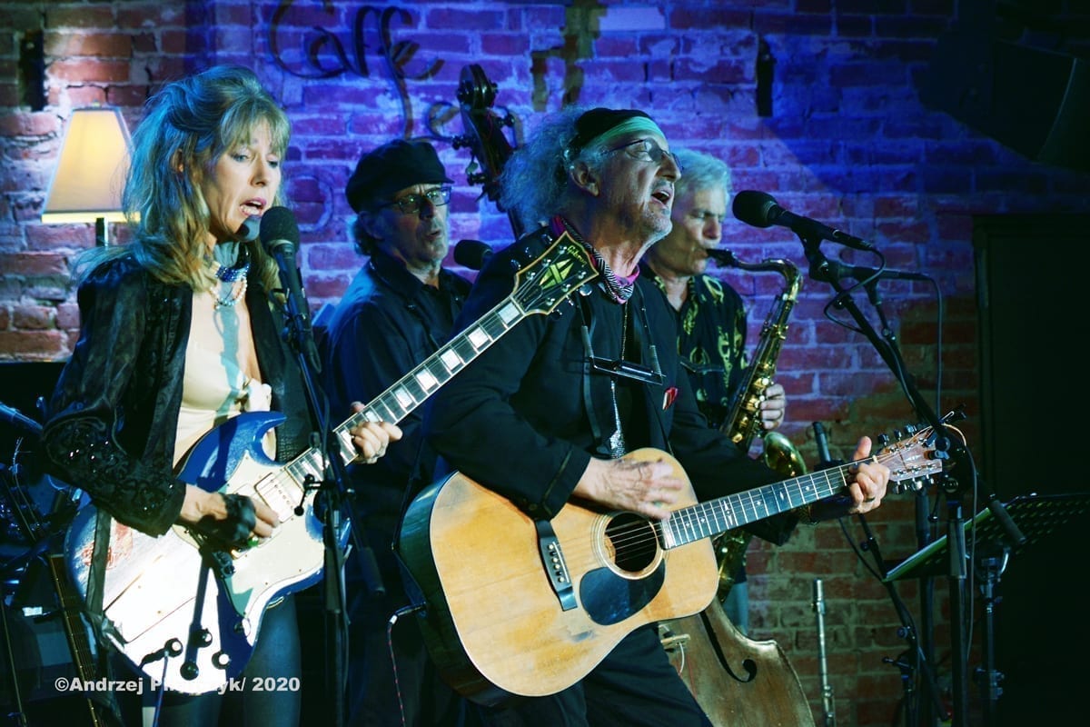 Nippertown's tweet photo. Aztec Two-Step 2.0 rolled into Caffe Lena for a two-night stand and Andrzej Pilarczyk was there to capture it. Rex Fowler brought in a stripped-down version of the group with himself at the helm. #AztecTwoStep #CaffeLena https://t.co/ozbd2uiDHI https://t.co/cv9kHODRVH