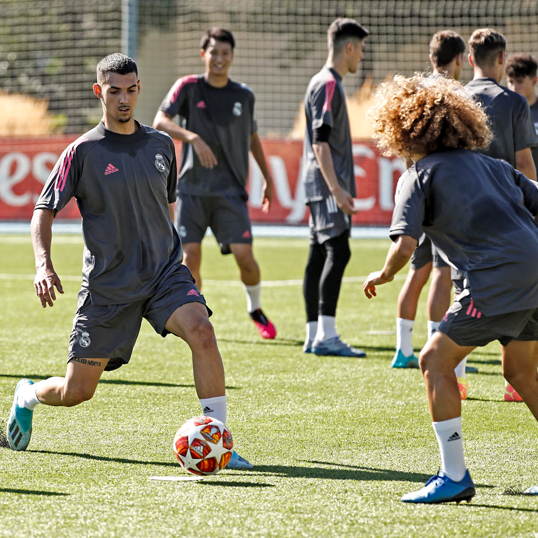👔👏 @RaulGonzalez dirigirá al #RMCastilla por segunda temporada consecutiva, mientras que Jorge Romero llevará las riendas del Juvenil A en la campaña 2020/21.
#LaFabrica | #HalaMadrid https://t.co/YZPvmDKRhC
