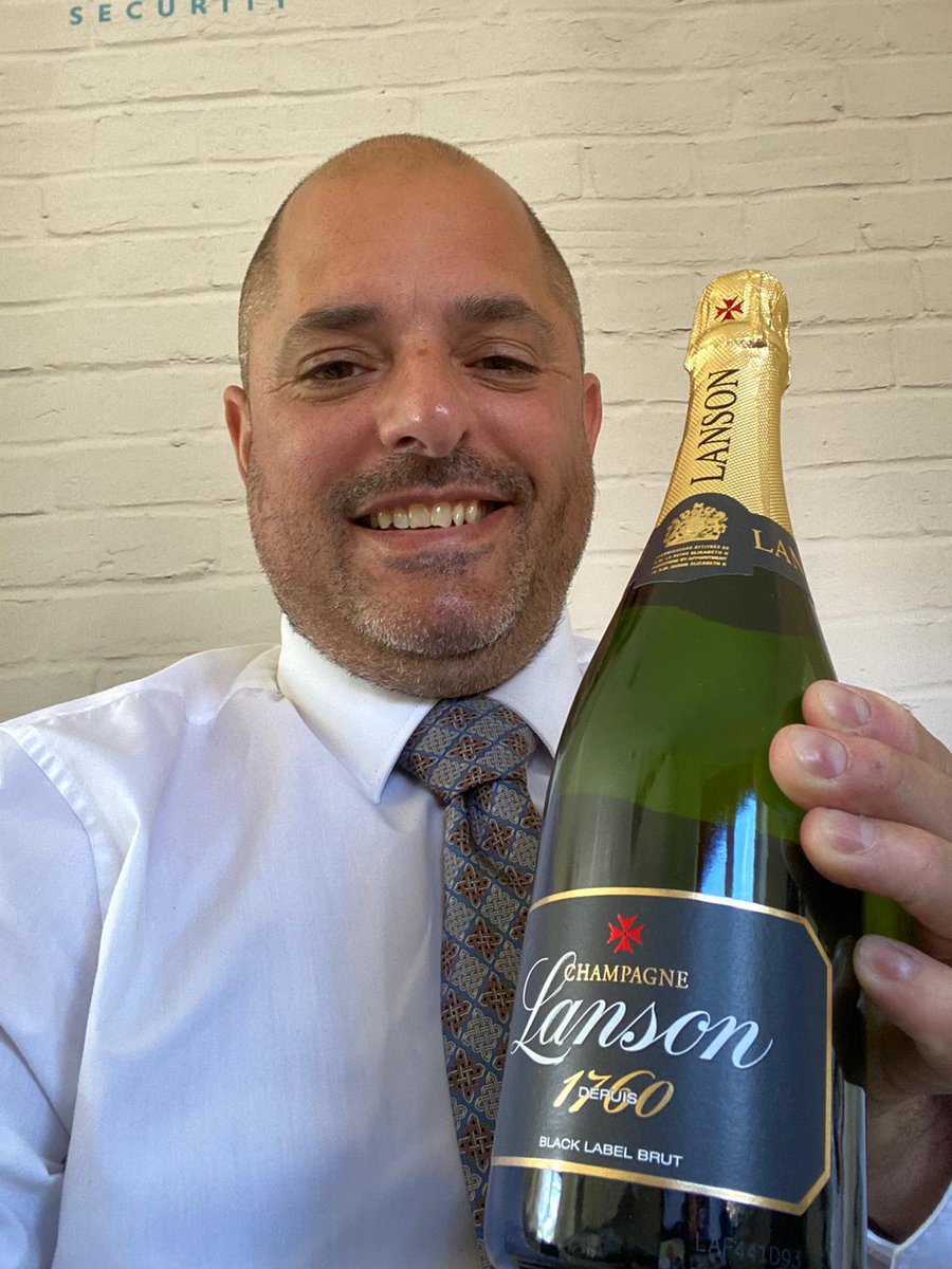 BNILondonHub's tweet photo. Congrats to these members who were recognised for fab contributions at the latest Green Club event.
🍾 Saskia Johnston - highest average referral value 👏🏼
🍾 Mel Kenny - highest average referral value 👏🏼
🍾 Paul Hawkins - best traffic lights point score 👏🏼
#BusinessLeaders #BNI https://t.co/hsgjQMmOK0