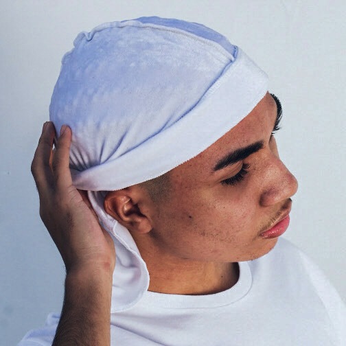 DuragBsb on X: A cor branca significa paz, e pureza, também é símbolo da  espiritualidade 🕊️ Adquira já sua Durag Branca de Veludo conosco por  apenas R$39,99.  / X