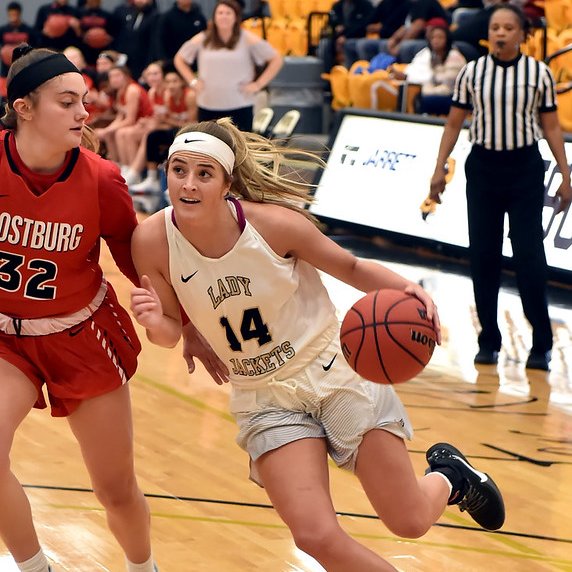 WVSULadyJackets's tweet photo. #YellowJacketNation help us wish Payton Shears #14 @shearsp1 a very Happy Birthday‼️ Happy Birthday Payton‼️ 🐝🏀 #ThisIsState https://t.co/wzjYzmw8SL