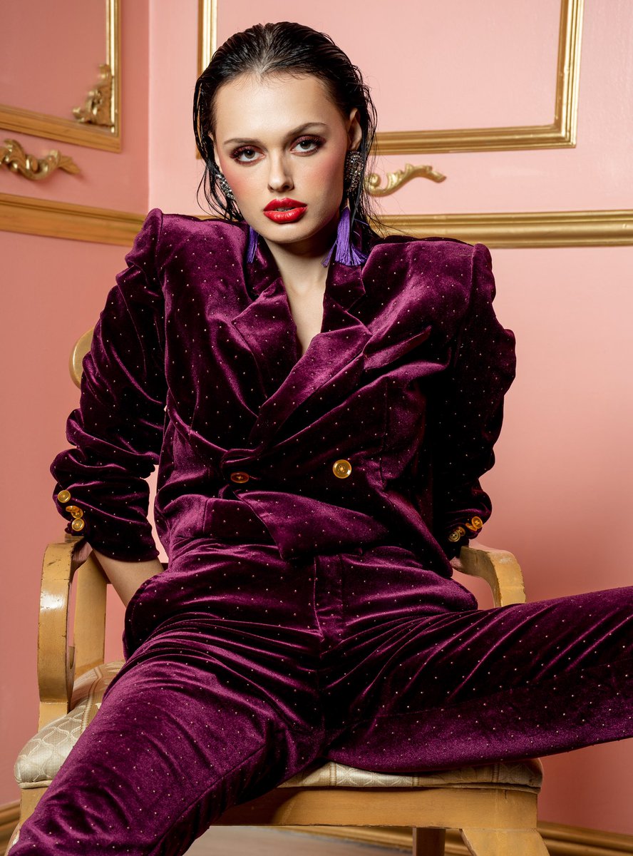 BlockdagOfwf's tweet photo. Photographer | Philip Vargas
Stylist | Jowie Namayan
MUA | Bea Galimba
Designer | Erwin Aguila
Model | Facu and Ally of Elite Model Management Manila

#ercia #erwinaguila #erciagirl #erciahomme #fashion #designer #suit https://t.co/t3mGidqv9E