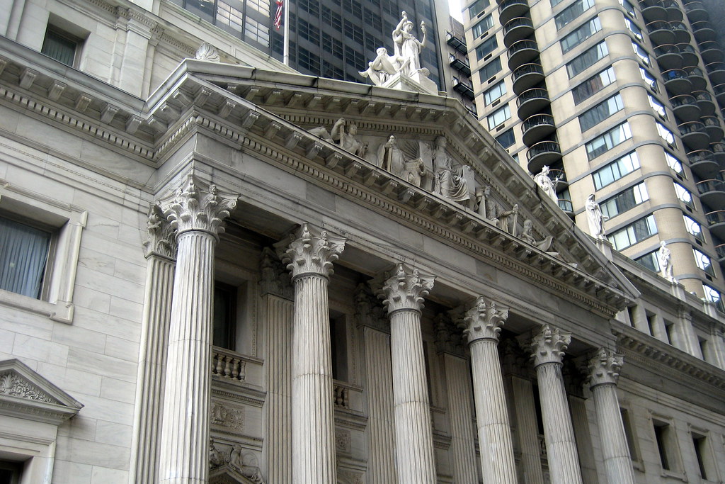 An appeals court in New York has upheld a rule blocking the Trump Administration from denying legal status to visa and green card applicants based on their likelihood of becoming a public charge: #publiccharge #trumpadministration #immigrationpolicy immigrationlaw.com/alerts/Public-…