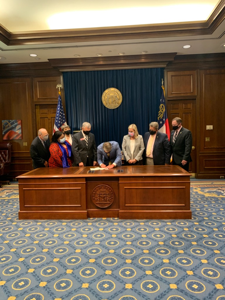 GeorgiaNurses's tweet image. Great work @CaprnG &amp;amp; @UAPRNGA! &amp;amp; thanks to all who played a role in getting this legislation passed. A huge step for #aprns in Georgia.

georgianurses.nursingnetwork.com/nursing-news/1…

#GeorgiaNurses #Advocacy