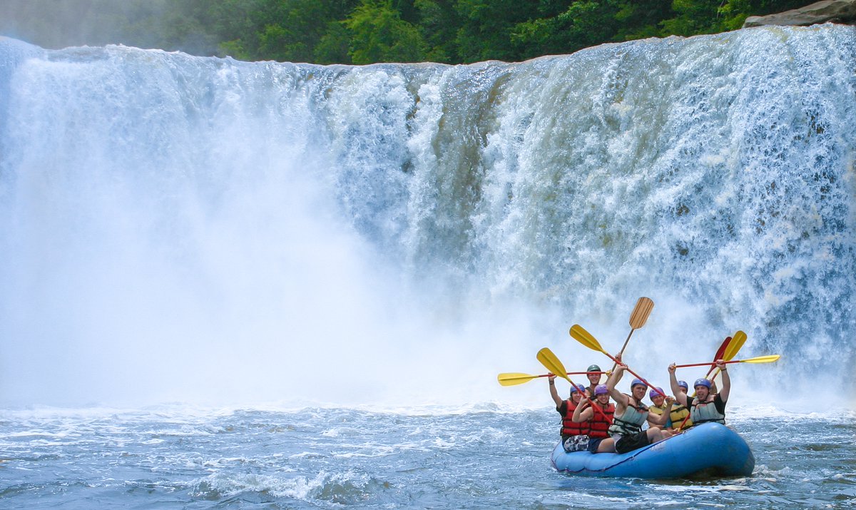 thekywildlands's tweet photo. It's #waterfallwednesday!

Did you know Cumberland Falls is often called the “Niagara Falls of the South?” Found in @kystateparks

#thekywildlands
#explorekywildlands https://t.co/Z4cR9ypjA2