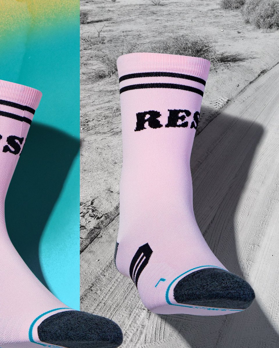 stance's tweet photo. ☀️ Morning motivation 🏃‍♀️... Shop our @FleshmanFlyer signature “Fool Hardy”, and all #Stancerun styles available now on https://t.co/LrPGLWdOTm. #punksandpoets https://t.co/bkFodjT9HJ