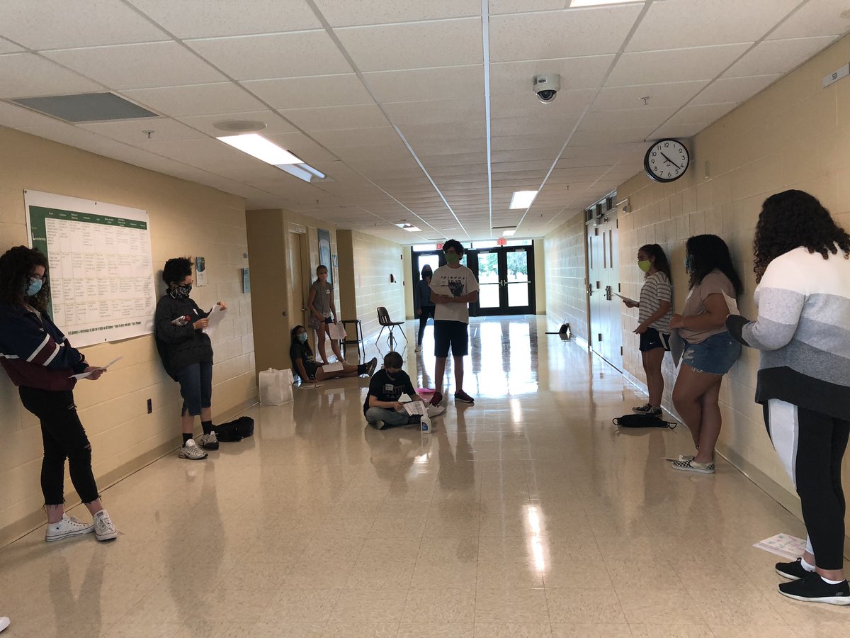 Stucoknight's tweet photo. Matt leads philosophical chairs over Washing Our Hands at IB AP workshop. Student led is our mantra! 💚😷 https://t.co/nj5BlOcwzv