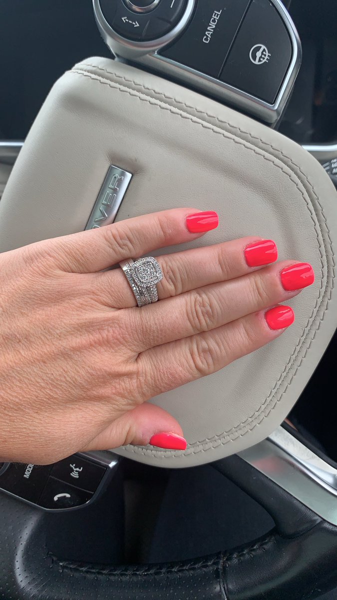 radiochelsea's tweet photo. Love this colour! #strawberrydaqueri @lushnails1 https://t.co/UxeLj0qcMM