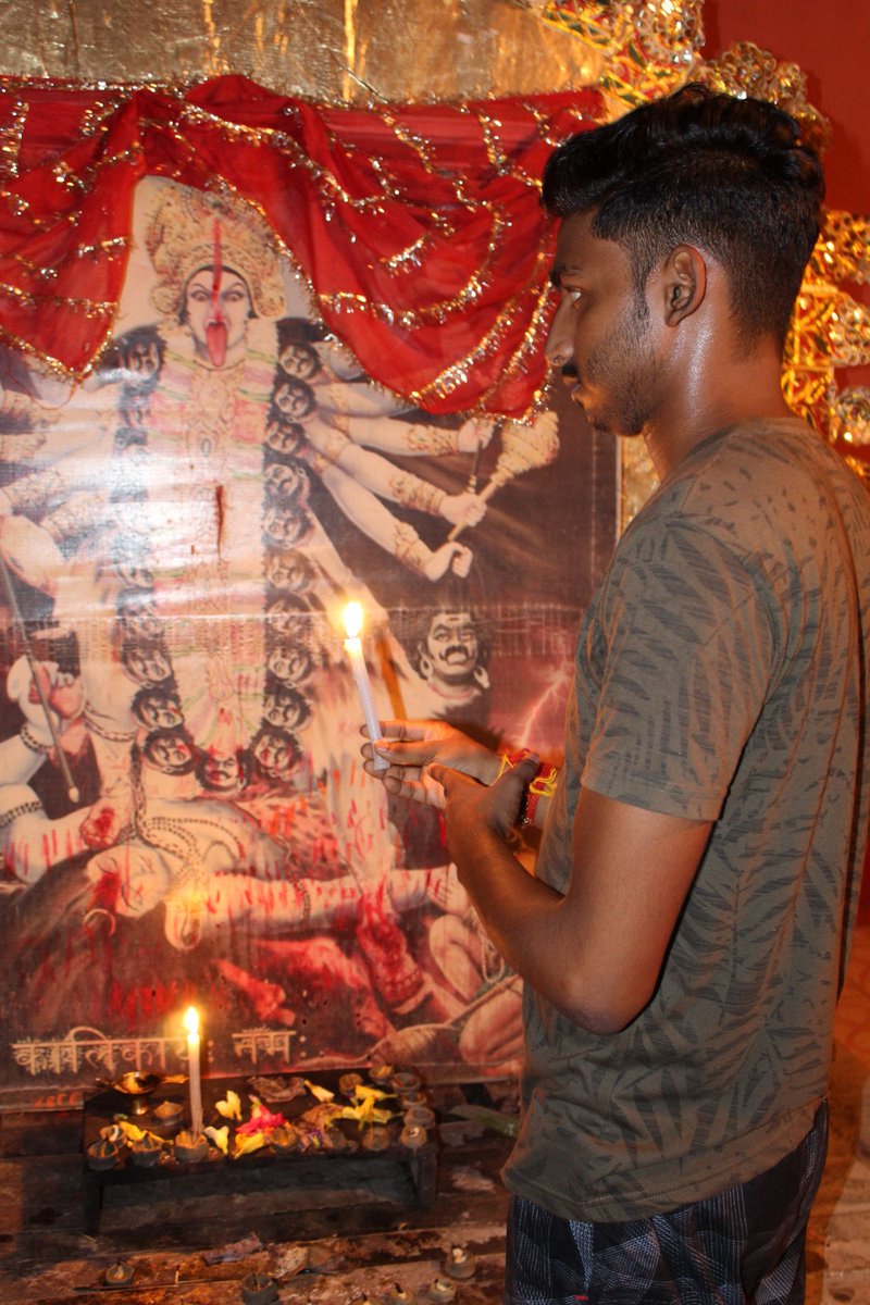 Shashi_kumarJ's tweet photo. अयोध्या में रामजन्मभूमि मंदिर के भूमि पूजन के अवसर पर अपने गांव के #हनुमान #शिव #माँकाली मंदिर पर दीप प्रज्वलित करते हुए।
भगवान श्री राम के भव्य मंदिर के शिलान्यास की सभी भारत वासियों को मंगलमय शुभकामनाएं!
#जयश्रीराम @narendramodi @AmitShah @PMOIndia @NitishKumar https://t.co/AzfS6d8RYH
