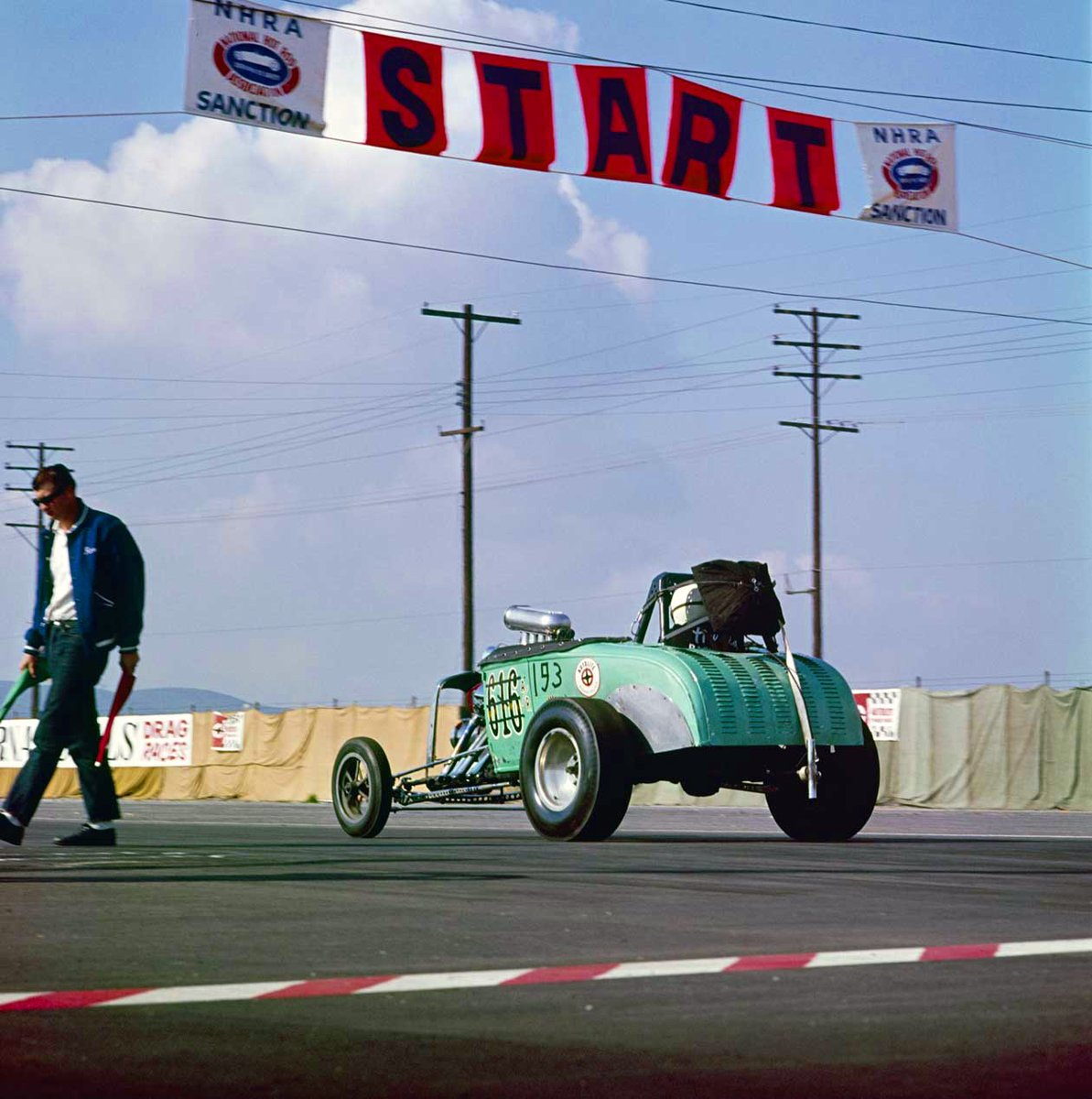 Retronaut tweet media