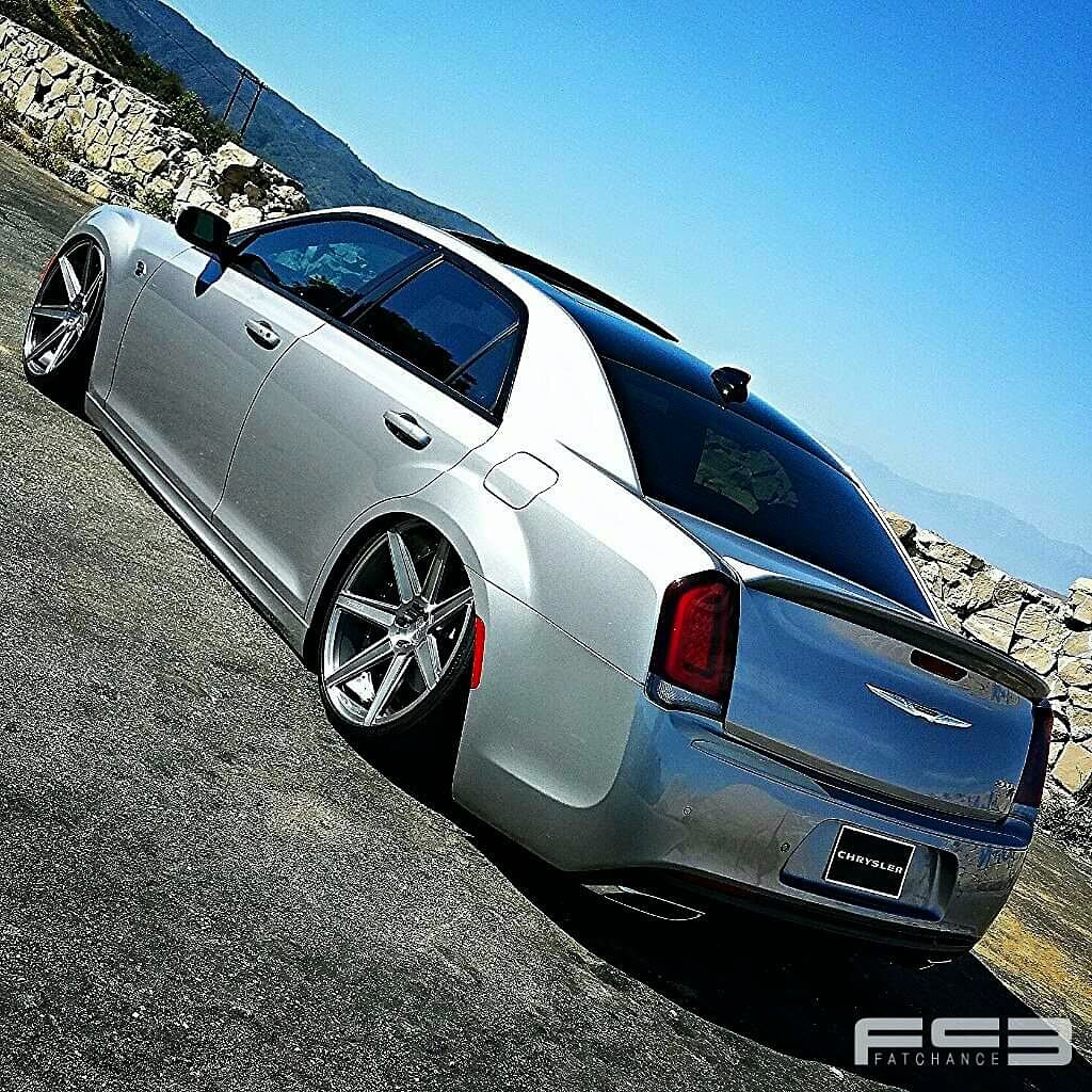 1fatchance's tweet photo. If the lines and design aren't enough, that low is on point π. #Chrysler300 #accuair #corsaperformance #corsaexhaust #MothersPolish #Brembo #Dodge #Charger #ScatPack https://t.co/cz7jkS6U8I