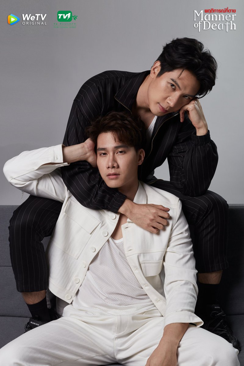 WeTVThailand's tweet photo. เอาภาพเบื้องหลังการถ่ายโปสเตอร์มาฝากกกก😍

รอติดตามความสัมพันธ์อันซับซ้อนของ “หมอบรรณ” และ “ครูพี่แทน” กับ #MannerofDeath : พฤติการณ์ที่ตาย กันได้เลย พฤศจิกายนนี้ที่ WeTV เท่านั้น!

#WeTVoriginal
#TVThunder
#พฤติการณ์ที่ตาย https://t.co/xfqj98rJvv