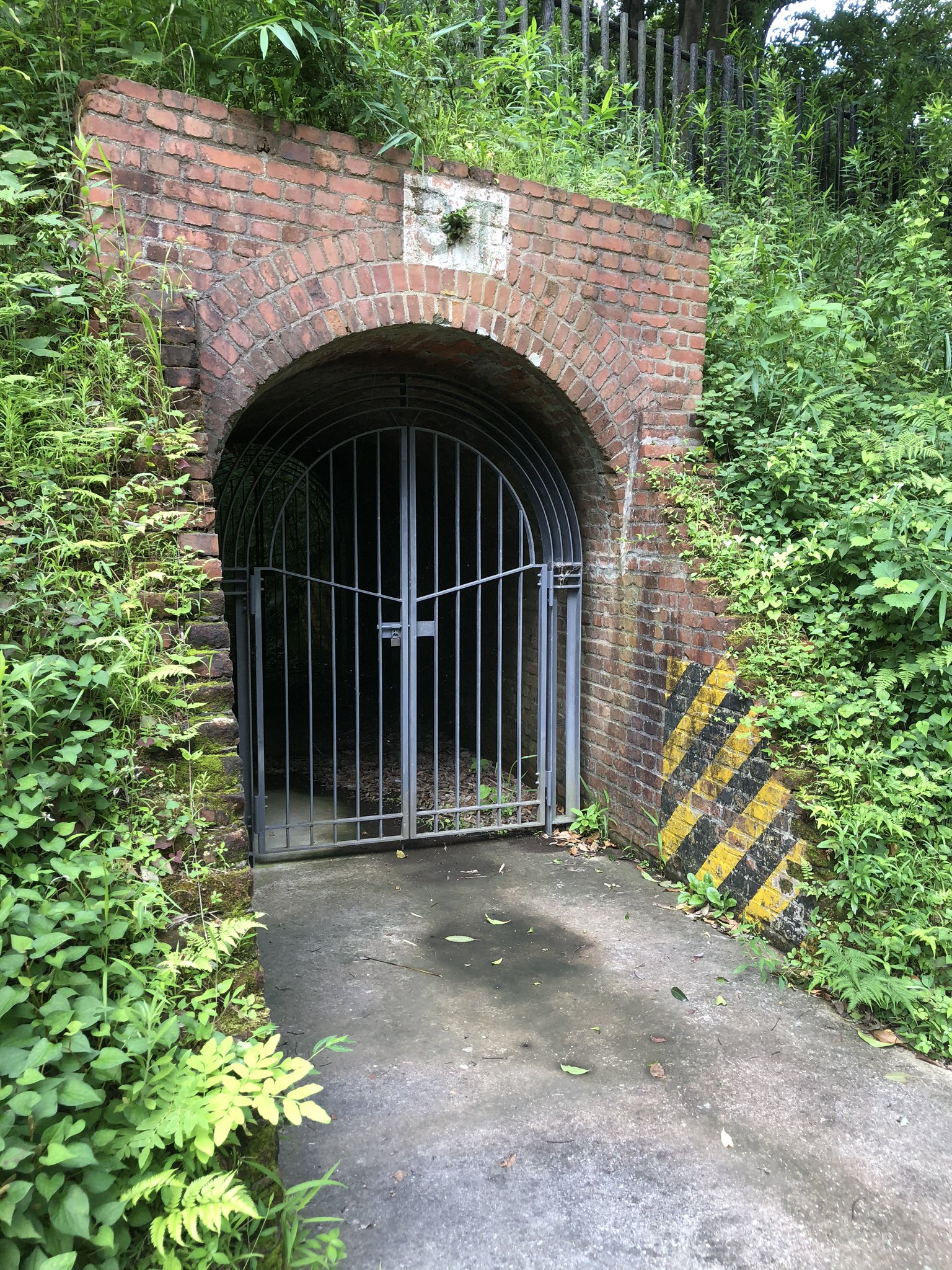 If Auf Twitter 日本カーリット工場爆発事故の跡地は公園になっており 先日行ってきました けっこうちゃんと残ってる If Auf Twitter 日本カーリット工場爆発事故の跡地は公園になっており 先日行ってきました けっこうちゃんと残ってる