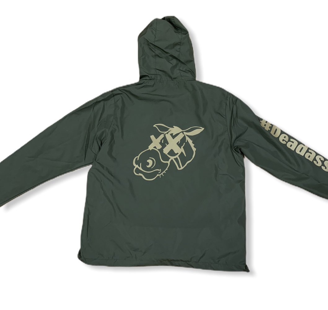 LifeMajorCo's tweet photo. Deadass Windbreaker Olive N Gold 
Now Available DM to Order or visit https://t.co/NuBLklgT5F 
#deadassthou #deadassb #deadassserious #deadass #nyshit #LifeMajor 🔺 ✖️🐴 https://t.co/gO7oijuhya