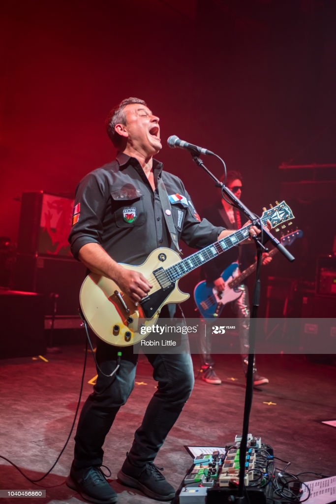 GarethJonesTV's tweet photo. "Oh, what a night
Late December back in '63
What a very special time for me
As I remember, what a night".

James Dean Bradfield of @Manics singing those lines

#justimaginethat 

Go on, do it now in your head.

You're welcome.

#ManicStreetPreachers #MSP https://t.co/SFU8scYOp4